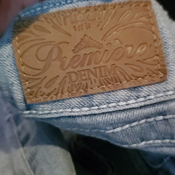 Low rise distressed bell bottom jeans - Picture 9 of 12